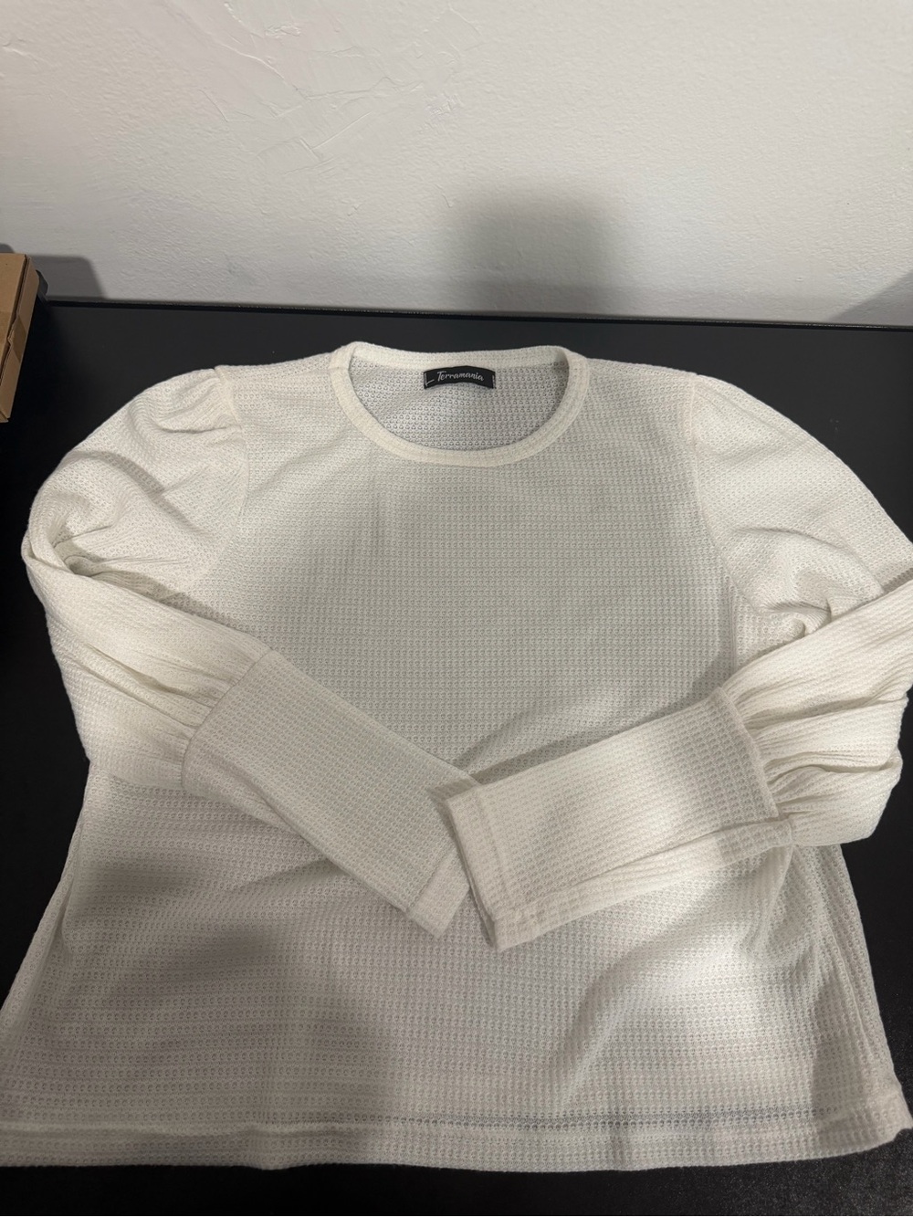 Light Cream Puff-Sleeve Crewneck